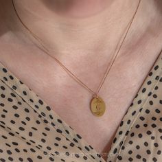 14k Gold Kestrel Charm Commemorate a special person with our Point No Point Studio charm pendant! This stunning necklace/pendant is the perfect keepsake; new babies, partners, family and any other person that you would like to keep close to your heart. This listing is for one single oval disc charm that measures approximately 18.25x 13.75mm, with the option of adding a 14k gold chain to complete the look. Each charm is made of solid recycled 14k gold, your choice of yellow, white or rose gold. T Personalized Oval Gold Necklaces, Personalized Oval Gold Necklace, Personalized Gold Oval Necklace, Personalized Oval 14k Gold Jewelry, Personalized Oval Heirloom Necklace, Heirloom Oval Personalized Necklaces, Personalized Yellow Gold Oval Pendant Necklace, Personalized Oval Yellow Gold Necklace, Yellow Gold Oval Jewelry For Personalized Gift