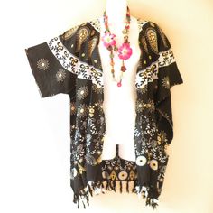 I Do Not Accept Offer Price Due To Low Markup. For Multiple Purchases , Text Me Via Each Posting So That I Can Create A Bundle Posting For You To Save Shipping Cost. Most Of My Clothing Are One Of The Kind So Please Check For Availability Before Buying. Bundle Up In Style With This Cute Open Front Cardigan Duster Blouse Wrap In Kimono Sleeves. Design To Bring Comfort To Drape Beautifully To Wide Range Of Body Shapes And Sizes. With Luxuriously Rayon Textured, This Open Front Cardigan Is A Must H Casual Outerwear With Kimono Sleeves For Festivals, Bohemian One-size Cotton Outerwear, One Size Vintage Outerwear For Festivals, Bohemian Open Front Cotton Outerwear, Vintage One Size Outerwear For Festival, Vintage One-size Outerwear For Festivals, Vintage Fall Beach Outerwear, One Size Open Front Outerwear For Festivals, Hippie Jacket