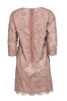 Elevate the romantic vibe of your wardrobe with this Leur Logette dress. This stunning piece is delicately adorned with beige lace accents, making it an ideal outfit for a garden wedding or afternoon tea. Complete your ensemble with nude pumps and a simple clutch for an effortlessly elegant and feminine look. Size 10 Shell 100% Silk Lining 79% Polyester 21% Cotton Embroidery 100% Cotton Attached Fabric 100% Polyester Tape 100% Rayon Tapered center back zipper closure Bust 36” Waist 36” Shoulder Elegant Floral Lace Dresses, Feminine Beige Lace Dress With Delicate Details, Feminine Beige Lace Dress For Garden Party, Feminine Delicate Lace Beige Dress, Feminine Beige Delicate Lace Dress, Elegant Beige Lace Dress For Garden Party, Feminine Beige Lace Dress With Scalloped Lace, Feminine Beige Lace Dress With Scalloped Edges, Feminine Beige Scalloped Lace Dress