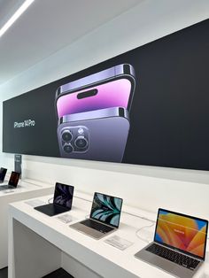 apple products, apple store Apple Laptops, Money Images, Iphone Obsession, Story Ideas Pictures, Best Friends Shoot, New Photo Download, Apple Laptop, Business Decor