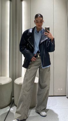 Who Is She Aesthetic Outfits, Streetwear Work Outfit, Sleek Outfit, New York City Fashion, Neue Outfits, Leather Jacket Outfits, Outfits Fall, Fashion Mistakes