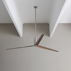 Air Destratifications ARC01 Ventilation CEA Copper Light, Copper Wood, Ceiling Fan Design, Bronze Lighting, Kitchen Ceiling, Copper Lighting, Natural Wood Finish, Outdoor Ceiling Fans, Diffused Light