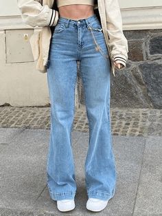 outfit Women's Jeans Mid-Waist Blue Denim Elegant Commuter Flared Pants Dark Trousers for Women Baggy Jeans For Women, Jeans Online Store, Boyfriend Fit Jeans, Streetwear Jeans, Streetwear Mode, Moda Jeans, Boyfriend Jean, High Waist Fashion, Jeans Material