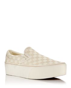 Vans Women's Classic Slip On Platform Sneakers Checkered Vans Outfits Women, Vans Cream Sneakers For Summer, Vans Platform Sneakers For Summer, White Platform Outfit, Platform Vans Outfit, Checkered Vans Outfit, Vans Authentic Platform, Platform Outfit, Beige Vans