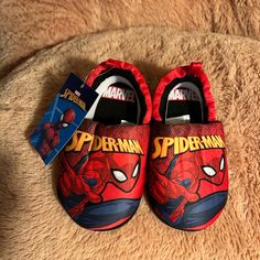 Marvel Boys L9/10 Spider Man House Shoes. This Shoes Are Red And Black. Red Slip-resistant Synthetic Sneakers, Red Synthetic Slippers, Red Round Toe Slippers For Indoor Use, Red Synthetic Sneakers For School, Red Non-slip Indoor Slippers, Casual Red Non-slip Slippers, Casual Synthetic Slippers With Soft Sole, Red Synthetic Closed Toe Slippers, Red Sneakers With Soft Sole For Playtime