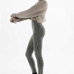 New! Zara Black White Gingham Plaid Check High Waist Leggings. Woven Stretch Construction. Cut With A High Waist. Front Zip Closure. Ankle Length. Cut With A Skinny Tapered Leg. Size Xs. Similar Style To Brands Like: Reformation, Re/Done, Levis, Rouje, Zara, Ganni, Agolde, Paloma Wool, Gimaguas And Lisa Says Gah! Fitted Plaid Bottoms For Winter, Fitted Houndstooth Bottoms For Winter, Trendy Plaid Bottoms For Winter, Trendy Plaid Winter Bottoms, Stretch Houndstooth Bottoms For Fall, Chic Stretch Plaid Bottoms, Trendy Houndstooth Bottoms For Fall, Trendy Houndstooth Pattern Bottoms For Fall, Zara Casual Leggings For Fall