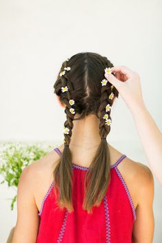 Picnic Hairstyles, Rainbow Picnic, Hairstyles Long Hair, Skincare Ideas, Special Occasion Makeup, Indoor Picnic, Camille Styles, Beauty Mark, Hair Braiding