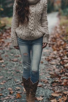 Classy Country Outfits For Women, Country Style Outfits Women, Style Cowboy Boots Women, Tan Cowboy Boots Outfit, Outfits With Cowboy Boots For Women, Cowboy Boots Outfit Fall, Brown Cowboy Boots Outfit, Cosy Clothes, Chic Fall Fashion