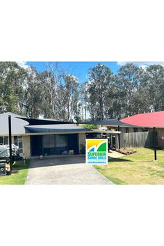 At fabulous Fernvale west of Brisbane we installed a 4 point Z-16 Driveway Shade Sail including a cable pocket to accommodate 3 to 4 cars. Brisbane