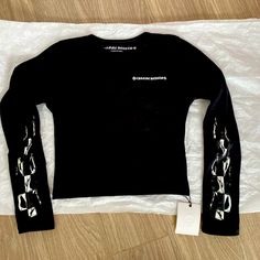 Not Sure If I Wanna Sell Yet!!! Dm Me Offers (Runs A Bit Small) -Rare Hard To Find Last One In Store !! -Size Medium But Fits A Bit Tight On Me So Would Def Fit Better On A Small -100% Authentic Purchased From Chrome Hearts Miami Store -Brand New Only Worn Once To Try On Designer Fitted Crew Neck Top, Designer Fitted Top With Graphic Print, Black Fitted Designer Tops, Designer Black Fitted Tops, Designer Fitted Black Tops, Chrome Hearts Top, Chrome Hearts Shirt, Slippers Outfit, Wardrobe Change