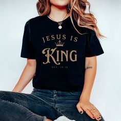 Hoodie Back Design, Cute Streetwear Outfits, Christian Outfits, Cool Jesus, Cute Streetwear, Hoodie Back, Christian Hats, Jesus Is King, Faith Clothing