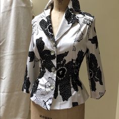 Sample Sale Piece. Fitted Cotton Shirt Jacket With Black&White Print. Labeled Sz.8... Sample Piece, Fits Closer To Sz 4-6... Pop The Collar, Wear It With Your Skinny Jeans & Heels, Your Favorite Jewelry & You’re Good To Go! White Collared Blazer With Buttons, Fitted White Outerwear For Spring, White Fitted Outerwear With Lapel Collar, Fitted White Collared Blazer, Fitted White Outerwear For Work, White Tailored Button-up Outerwear, White Fitted Button-up Outerwear, Fitted White Button-up Outerwear, Jeans Heels