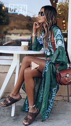 ✓hairstyles for beach vacation, pool party hairstyles, pool hairstyle ideas short hair, pool hairstyle ideas easy..? Pants Outfit Summer, Hairstyle Ideas Easy, Pants Outfit Aesthetic, Pool Hair, Outfit For School, Summer Yoga, Summer Pants Outfits, Peekaboo Hair