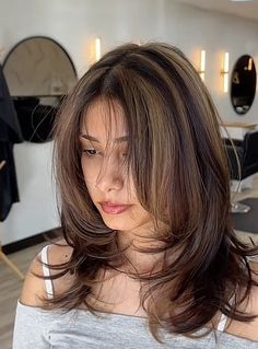 Low Light On Dark Hair, Short Layered Haircuts With Highlights, Hershey Haircut Medium, Dark Hair With Strawberry Highlights, Caramel Hairlights, Dark Brown Hair With Chunky Caramel Highlights, Brown Hair With Small Money Pieces, Interesting Brown Hair, Streak Highlights On Black Hair