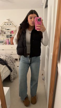 New Fashion Outfits, Casual Winter Outfits With Jeans, Outfits With A Black Vest, Black Vest And Jeans Outfit, Country Outfits School, Cute Outfits With Vests, Black Sleeveless Vest Outfit, Cute Dressy Outfits For School, Outfit With Vest For Women