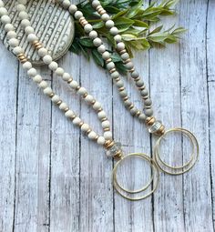 Beaded Long Necklace Beaded Pendant Necklace Gold Circle - Etsy Vintage Jewelry Ideas, Long Tassel Necklace, Chunky Bead Necklaces, Wooden Bead Necklaces, Easy Jewelry, Necklace With Pendant, Beaded Necklace Diy, Wood Bead Necklace, Pendant Necklace Gold