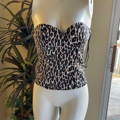 So Gorgeous On. New With Tags. Tag Just Ripped But Still There. Has A Slight Stretch Zips Up In The Back And Fully Lined And Padded Zip Ups, Womens Tops, Tags, Women Shopping, Color