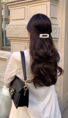 Quotes Celebrities, Wallpapers Quotes, 가을 패션, Coach Bag, Brunette Hair, Dark Hair