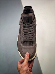 A Ma Maniere x Air Jordan 4 ” Violet Ore” DV6773-220 Walk the talk and make a statement with our top-quality Sneakers. Shop now and step up your shoe game! Please carefully choosing the size number according the size chart as we CAN NOT offer return or refund if you choose a wrong size.The product need 3-5 business days to check the quality before shipping.Our High Quality Shoes models are various, please contact to our support to ask for the model you need.Because each device displays a different color. Therefore, the actual color of the item may not be 100% [...] Jordan 4 Violet Ore, Jordan 4 Violet, Jordan 1 Iridescent, Air Jordan 1 Dior, Jordan 1 Dior, Air Jordan 1 Obsidian, Walk The Talk, Jordan 1 Obsidian, Air Jordan 1 Chicago