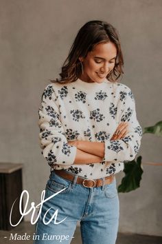 Floral Jumper, Blue Jumper, Spring Looks, Embroidery Inspiration, Knit Outfit, Street Style Women, Floral Tops, Portugal, Casual Outfits