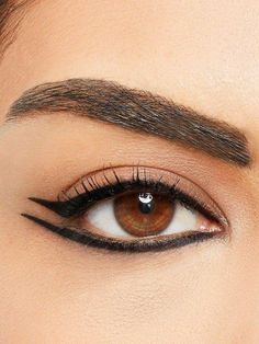 12 Iconic Eyeliner Makeup Looks - Eye Makeup Tips - Maybelline Grafik Eyeliner, Egyptian Eyeliner, Egypt Makeup, Different Eyeliner Styles, Maybelline Eyeliner, Egyptian Makeup, Eyeliner Designs, Smokey Eyeliner, Simple Eyeliner