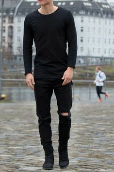 Black Outfit Men, Vans Converse, Black Clothes, Men In Black, Black Dress Outfits, Mens Fashion Casual Outfits, All Black Outfit, Black Women Fashion, Casual Black