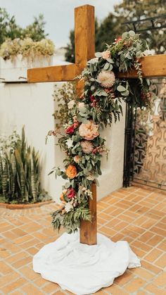 Cross Altar, Eucalyptus Flowers, Wedding Alters, Wedding Ceremony Ideas, Wedding Cross, Wedding Altars, Boda Mexicana, Flower Installation, Peonies Garden