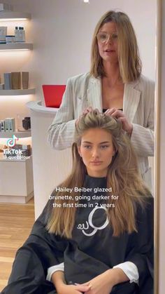 2023 Hair Color Brunette, Hailey Bieber Brown Hair With Highlights, Toned Down Blonde Balayage, Brown Glaze Over Blonde Highlights, Hailey Bieber Highlights, Glaze Brown Hair, Brunette Glaze Hair, Hailey Bieber Balayage, Hailey Bieber Hair Formula