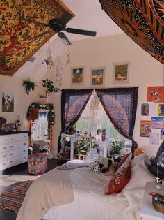 Bohemian, hippy, bedroom, bedroom inspiration, boho, peacefulness, aesthetic, room, 20s Room Decor, Hippie Room Inspiration, Pink Hippie Room, Hippie Room Decor Bedroom Ideas, Spiritual Rooms, Hippie Bedroom Aesthetic, Hippie Room Inspo, Vintage Boho Bedroom, Room Decor Ideas Aesthetic