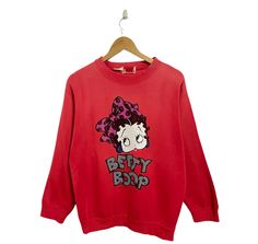 WELCOME ! Thanks For Visiting Our Shop PLEASE READ & KNOW BEFORE YOU DO PAYMENT.      Item : Vintage Betty Boop Sweatshirt  Measurement :Pit 22 inch & Length 26.5inch Condition:Good No hole , or stain. Selling the best item for you. Any PURCHASE or BUNDLE $100 above will get special FREEGIFT  💥 PLEASE LEAVE YOUR PHONE NUMBER  FOR SHIPPING DETAIL💥 Purchase more item /BUNDLE guys. 💥For FAST shipping ,Add $30 with DHL Express (3-5Day) . 💥Payment with Paypal ONLY❗ . Please double CHECK your sizi Graphic Sweatshirt Outfit, Betty Boop Shirt, Fall Sweatshirt Outfit, Vintage Shirt Design, Vintage Betty Boop, Town Outfits, Betty Boop Cartoon, Shirt Outfits, College Shirts