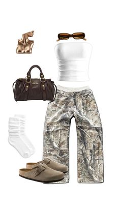 Khaki Camo Pants Outfit, Camo Cargo Pants Outfit Summer, Camo Purse Outfit, Camo Cargo Pants Outfits, Camo Cargos Outfits, Brown Cargos Outfits, Camo Trousers Outfit, Light Camo Pants Outfit, White Camo Pants Outfit