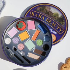 Indie Beauty Brands, Pastel Cupcakes, Cookie Storage, Cookie Tin, Gloss Labial, Cookie Tins, Fancy Makeup, Sewing Kit, Beauty Blender