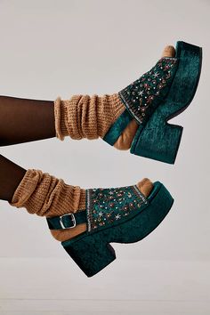 Chunky Heels Outfit, Platform Chunky Heels, Hippie Shoes, Funky Shoes, New Wardrobe, Jeffrey Campbell, Boho Clothing