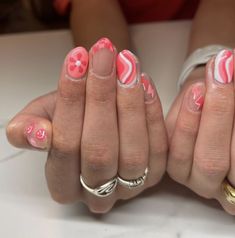 Nails Simple Almond, Super Short Gel Nails, Pastel Checkered, Checkered Flower, Retro Nails