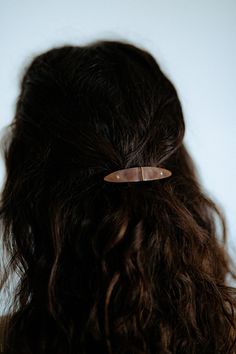 A minimalist hair clip to add a polished finishing touch to your up-do. It is a stunning yet uncomplicated accessory that is incredibly versatile, and works effortlessly day to night, casual to dressed up. *MEASUREMENTS AND DETAILS* - 2.5 inches long by 0.5 inch wide. - Securely attached with two pins to a stainless steel french clip. - Available in Brass, Copper, German Silver, and Rustic Copper. German silver is a non-tarnish copper alloy (60%) with zink (20%) and nickel (20%). It is absolutely lead free and contains no silver! Visit my website for hairstyle tutorials and jewelry care instructions: http://www.kapelika.com Small Hair Clip, Hair Photoshoot, Minimal Hair, Geometric Hair, Silver Hair Accessories, Minimalist Hair, Small Hair Clips, Hairstyle Tutorials, French Clip