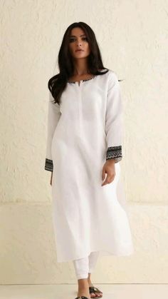 White Kurta Shalwar Women, Black And White Salwar Suit, White Suits For Women Indian, Psychologist Outfit, White Kurta Set, White Salwar Suit, Kurti Tops, White Kurti, Suits For Women Indian