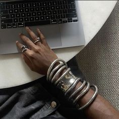 #jewelry #silver #silverjewelry #fashion #bracelet #rings Chunky Silver Jewellery, Grunge Jewelry, Aesthetic Lifestyle, Fashion Y2k, Dope Jewelry, Chunky Jewelry, Funky Jewelry, Jewelry Lookbook