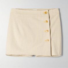 Size: 6 Condition: Brand New, Never Worn Chic Yellow Shorts For Workwear, Yellow Shorts For Spring Workwear, Yellow Shorts For Workwear In Spring, Yellow Workwear Shorts For Spring, Yellow Short Bottoms For Work, Yellow Workwear Bottoms Shorts, Yellow Short Length Bottoms For Workwear, Yellow Short Length Workwear Bottoms, Chic Fitted Yellow Shorts