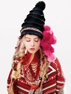 . Sepang, Hippy Chic, Ethnic Looks, Folk Fashion, Wearing A Hat, Estilo Boho, Up Girl, Ethnic Fashion, Headdress