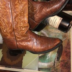 ... Ooooooweee... ‘Dem Boots Used Intricate Details Throughout Price Reflects Both Condition & Lux Brand Tony Lama, Cowboy Western, Western Cowboy Boots, Western Boots, Intricate Details, Cowboy Boots, Men's Shoes, Cowboy, Size 10