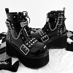 This price is for a pair of boots only, others are not included. Fabric:PUShoes Details:Buckle Strap / Lace-up Closure / Metal Plates / Silver-tone Studs / Silver-toned Grommet StudsSize343637383940Foot Length2222.52323.52424.5Heel5-85-85-85-85-85-8 Emo Shoes, Shoes Gothic, Punk Belt, Platform Shoes Boots, Platform Boots Chunky, Dr Shoes, Buy Boots, Cosplay Boots, Metal Plates