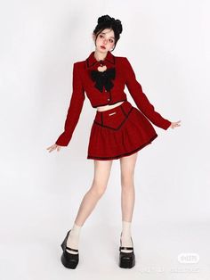 90s Runway Fashion, Fashion Model Poses, Female Pose Reference, Concept Clothing, Female Poses, 가을 패션, Model Poses