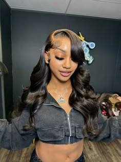 Prom Hairstyles Lace Front Wigs, Black Wig Prom Hairstyles, Pretty Prom Hairstyles For Long Hair, Ways To Style Body Wave Wig, Side Part Cute Hairstyles, Side Party Body Wave Wig, Lace Front Side Part Curls, Back To School Wigs, Bday Wig Hairstyles