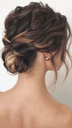 Wedding Hairstyles Updo Messy, Romantic Updo Hairstyles, Updo Messy, Low Bun Wedding Hair, Hairstyle Simple, Simple Updo