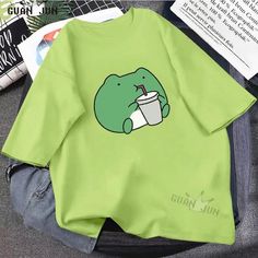 Cute Frog Outfits, Graphic Tee Women, Frog Stuff, Frog T Shirts, Cute Graphic Tees, Cartoon Outfits, Casual Summer Tops, A Frog, Women Tshirt