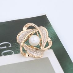 Genuine18K Gold/Platinum Plated Scarf Ring, AAA Zicron inlaid, and pearl.
A brief chic accessories will always bring you bright among people.
scarf#accessories#awulook#scarfring Rings Pearl, Silk Bra, Twilly Scarf, Ring Tutorial, Buckle Ring, Scarf Rings, Scarf Accessories, Twilly, Silk Charmeuse