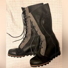 Not Only Are They Great For Winter Weather But They Are Stylish! Black And Grey Leather With A Wedge Heel And Great Traction For Those Snowy Days. Only Worn A Handful Of Times. Snowy Day, Sorel Womens, Sorel Shoes, Winter Weather, Grey Leather, Lace Up Boots, Wedge Heels, Shoe Laces, Black And Grey