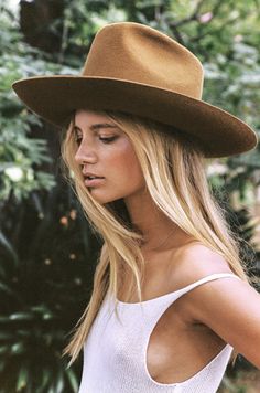 Boho Hats, Hair Aesthetics, Maya Stepper, Mode Tips, Brown Hat, Women Hats Fashion, Mode Boho, Classic Hats, Bohol