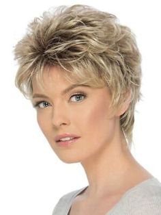 2025 Hair Trends For Women - Hair Color And Haircuts Ideas - For Women Short Razor Haircuts, Texturized Layers, Dark Blonde Highlights, Light Blonde Highlights, Bob Cut Wigs, Golden Blonde Highlights, Copper Blonde, Light Ash Blonde, Monofilament Wigs