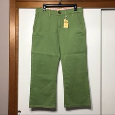 Levi's Green Tab Twill Capris. Size 8. New With Tags. Waist Measures 16 1/2" Levi's Straight Leg Summer Pants, Levi's Wide Leg Bottoms For Spring, Casual Green Capris For Work, Levi's Straight Leg Pants For Spring, Green Mid-rise Cotton Pants, High Waist Green Capris With Pockets, Fitted Green Cotton Capris, Levi's Wide Leg Pants For Spring, Levi's Wide Leg Spring Pants